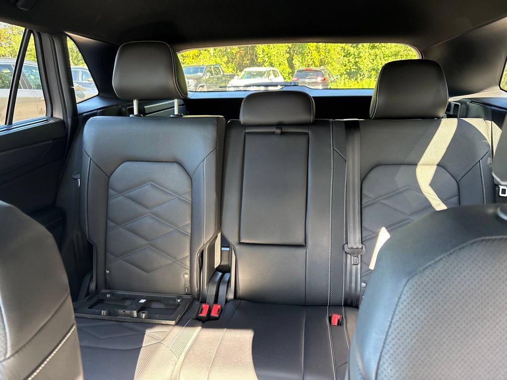 Used 2026 Volkswagen Atlas Cross Sport SE AWD/4WD image 23