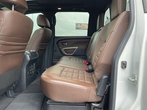 Used 2021 Nissan Titan Platinum Reserve w/ Moonroof Package AWD/4WD image 19