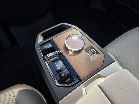 New 2026 BMW iX xDrive60 w/ Executive Package image 15