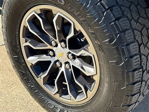 Used 2019 Chevrolet Colorado ZR2 image 11