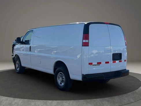 Used 2021 Chevrolet Express 2500 image 4