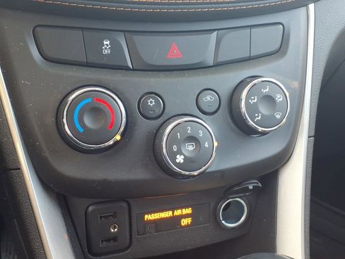 Used 2020 Chevrolet Trax LS image 11