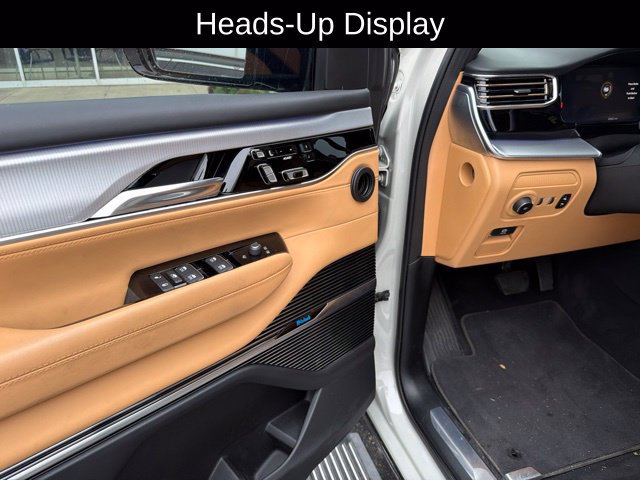 Used 2022 Jeep Grand Wagoneer Series III w/ Rear Seat Video Group 1 AWD/4WD image 16