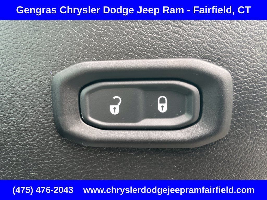 Used 2023 Jeep Wrangler Unlimited w/ Sun & Screen Package AWD/4WD image 19