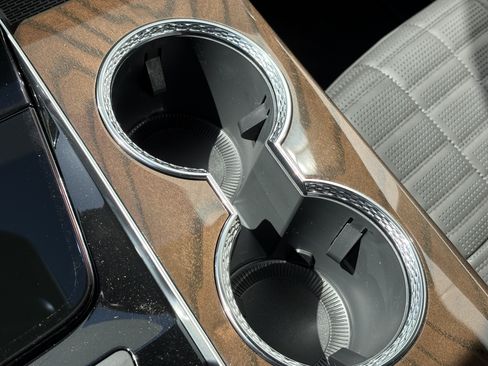 New 2026 Cadillac Escalade ESV Platinum Sport AWD/4WD image 28