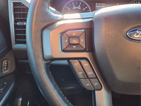 Used 2020 Ford Expedition XLT image 14