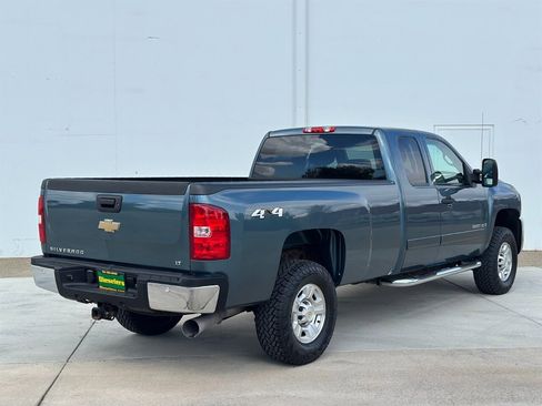 Used 2007 Chevrolet Silverado 2500 LT w/ 2LT Audio Package image 4