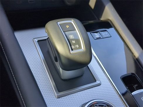 New 2025 Mitsubishi Outlander SEL image 31