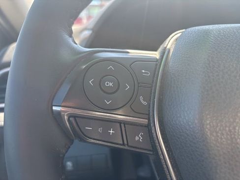 Used 2023 Toyota Camry SE image 16