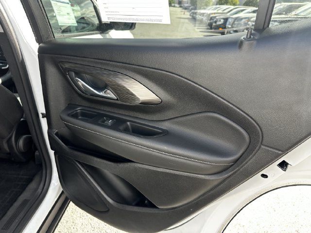 Used 2024 GMC Terrain SLE FWD image 39