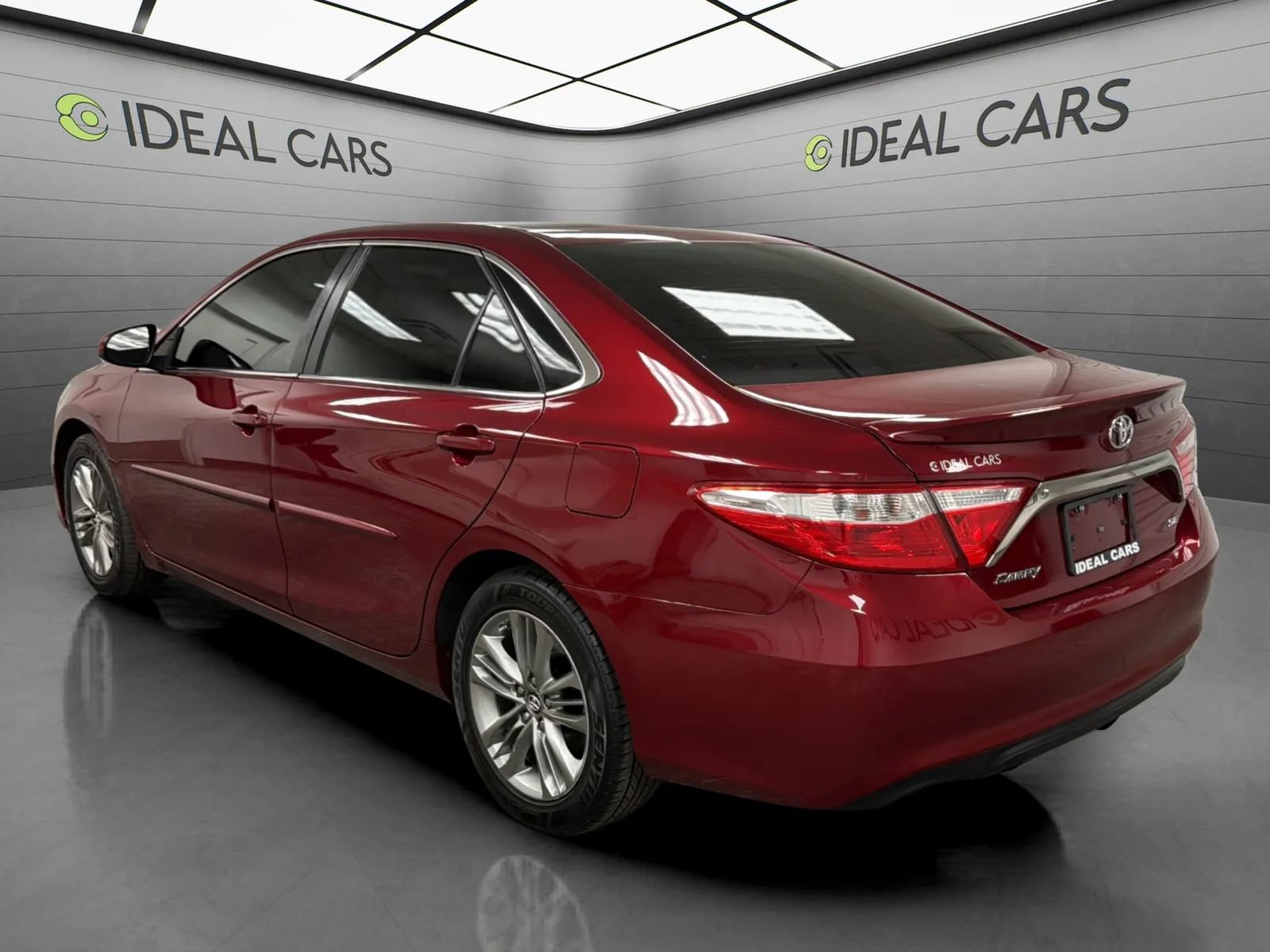 Used 2017 Toyota Camry SE w/ Protection Package (Q2) FWD image 3