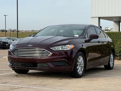 Used 2017 Ford Fusion S image 4