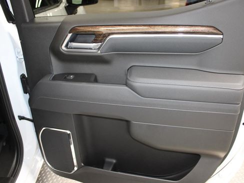 New 2026 GMC Sierra 1500 Elevation image 24