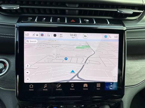 New 2025 Jeep Grand Cherokee Overland AWD/4WD image 23