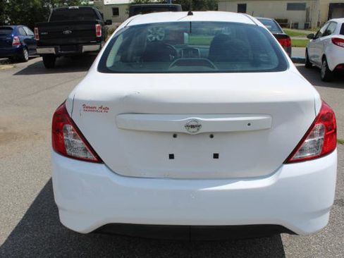 Used 2016 Nissan Versa S image 9