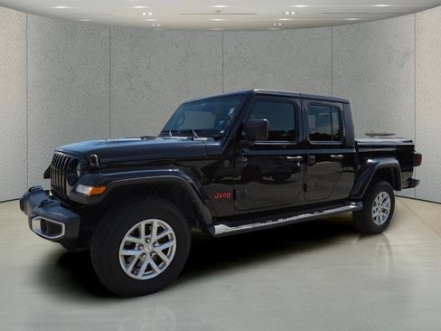 Used 2023 Jeep Gladiator Sport AWD/4WD image 9