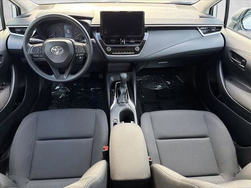 Used 2025 Toyota Corolla LE image 24