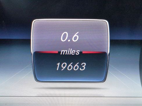 Used 2019 Mercedes-Benz E 300 image 21