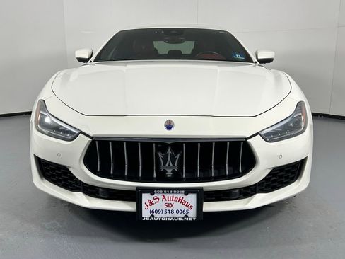 Used 2018 Maserati Ghibli S GranLusso image 2