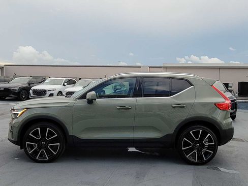 Used 2024 Volvo XC40 B5 Ultimate w/ Protection Package Premier AWD/4WD image 3