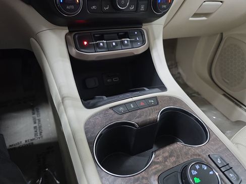 Used 2023 GMC Acadia Denali w/ Denali Ultimate Package AWD/4WD image 22