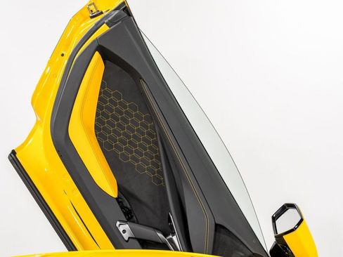 Used 2024 Lamborghini Revuelto image 9