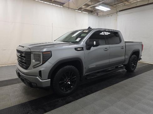 Used 2024 GMC Sierra 1500 Elevation w/ Elevation Premium Package AWD/4WD image 3