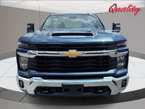 Used 2025 Chevrolet Silverado 2500 LT w/ Convenience Package AWD/4WD image 10