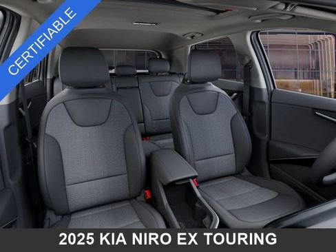 Certified 2025 Kia Niro EX Touring image 15