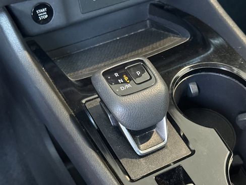 Used 2025 Nissan Rogue SV image 21