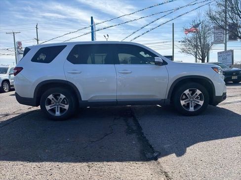 Used 2023 Honda Pilot EX-L image 3