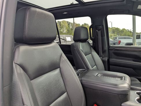 Used 2024 Chevrolet Suburban Z71 w/ Luxury Package image 30