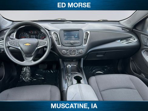 Used 2017 Chevrolet Malibu LT image 10