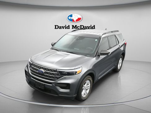 Used 2023 Ford Explorer XLT image 37