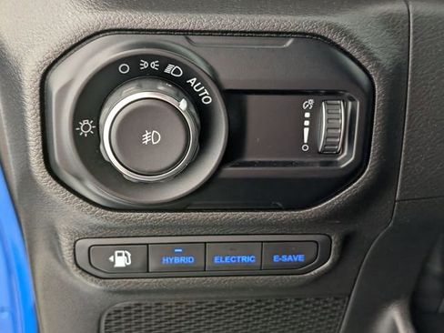 Used 2023 Jeep Wrangler Unlimited Rubicon 4xe AWD/4WD image 13
