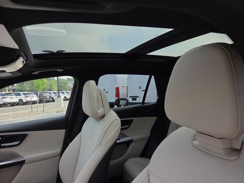 New 2027 Mercedes-Benz GLC 300 4MATIC image 25