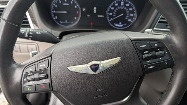 Used 2015 Hyundai Genesis 3.8 RWD image 40