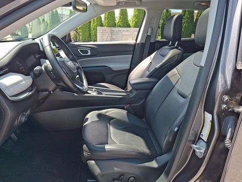 Used 2022 Jeep Compass Latitude w/ Sun and Sound Group AWD/4WD image 14