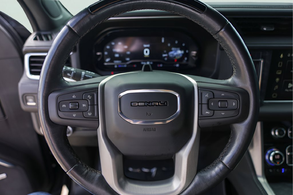 Used 2023 GMC Yukon XL Denali w/ Advanced Technology Package AWD/4WD image 14