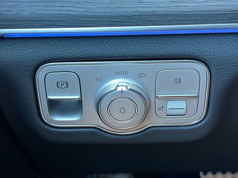 New 2026 Mercedes-Benz GLS 580 4MATIC image 32