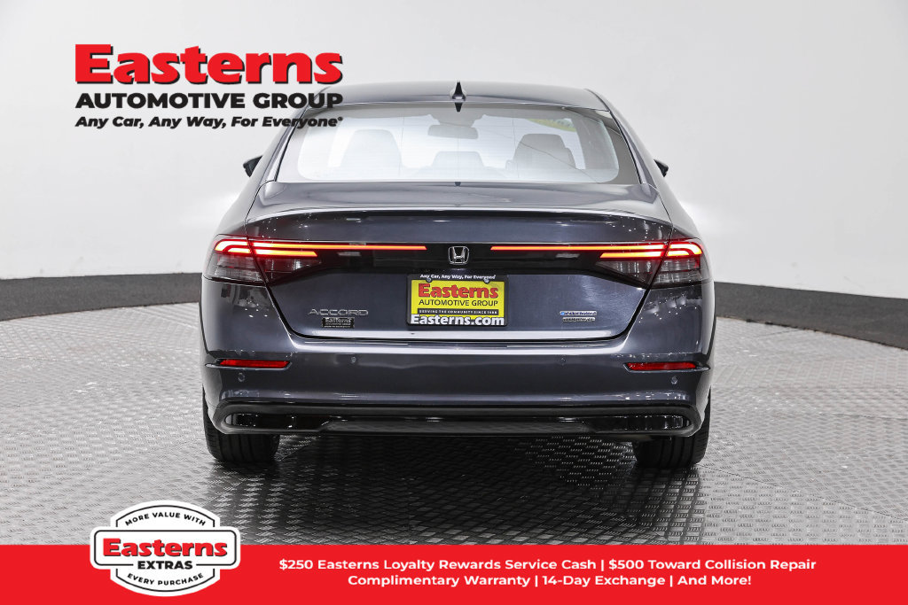 Used 2023 Honda Accord Touring image 7