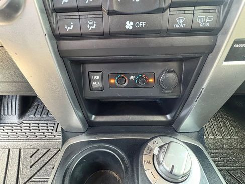 Used 2016 Toyota 4Runner Limited AWD/4WD image 23