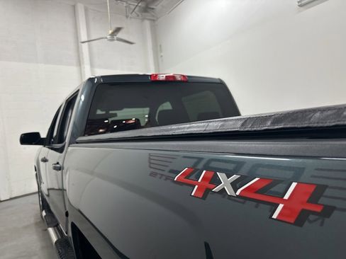 Used 2018 Chevrolet Silverado 1500 LT w/ All Star Edition AWD/4WD image 19
