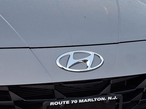 Used 2023 Hyundai Elantra SE FWD image 8