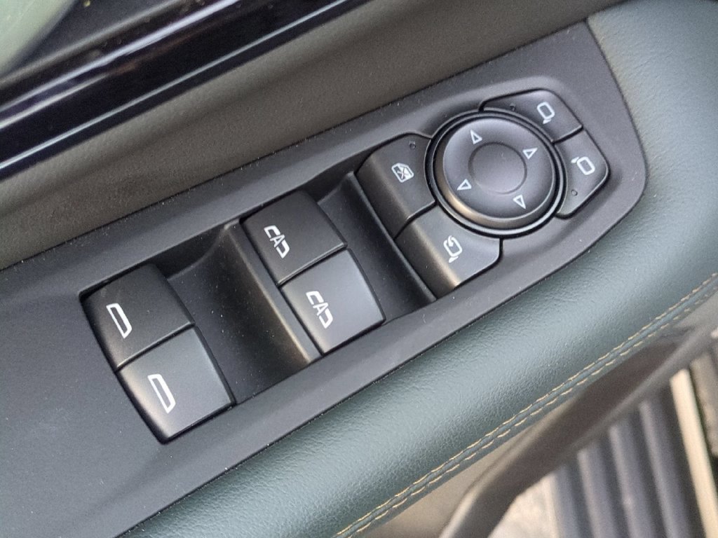 Certified 2026 GMC Yukon XL AT4 w/ AT4 Premium Plus Package AWD/4WD image 27