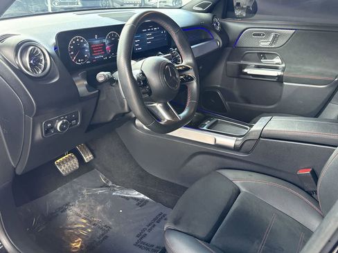 Used 2024 Mercedes-Benz GLB 250 image 13