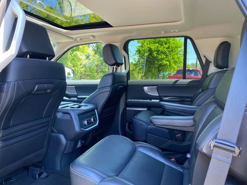 Certified 2025 Ford Expedition Platinum AWD/4WD image 23
