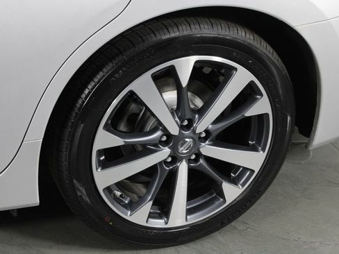 Used 2017 Nissan Altima 2.5 SR image 12