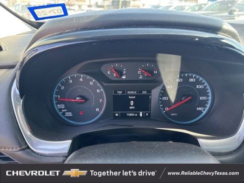 Used 2021 Chevrolet Traverse LT image 16