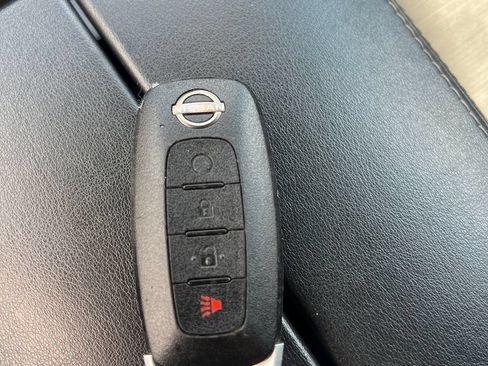 Used 2023 Nissan Rogue SV FWD image 36